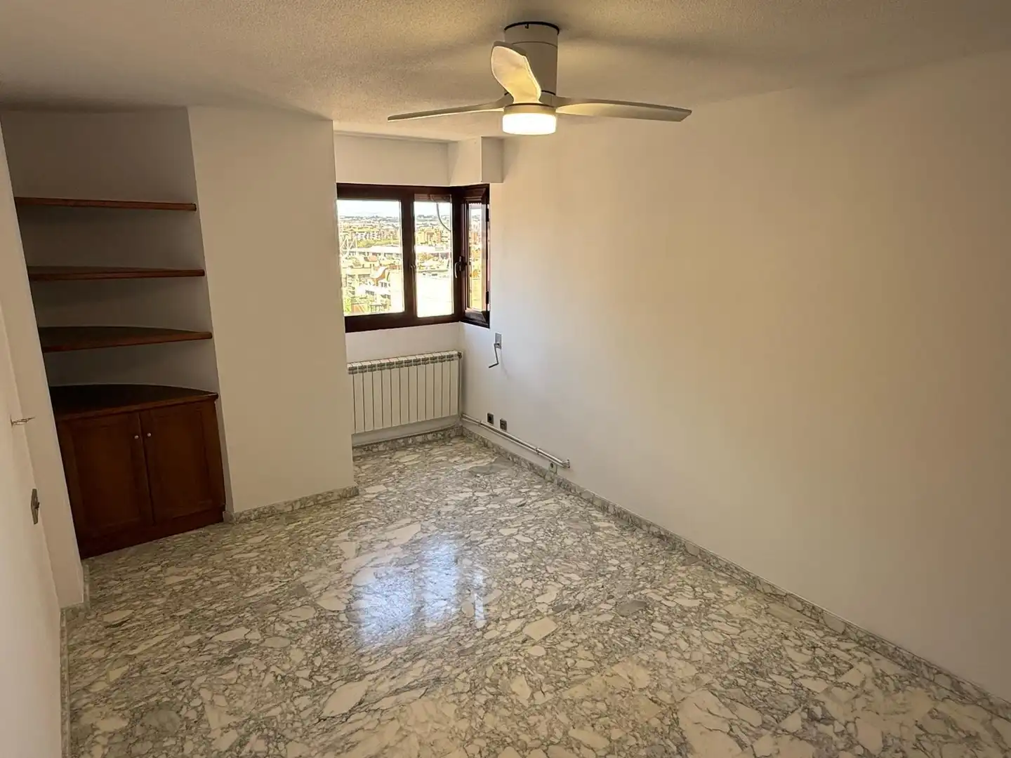 Habitación de Piso de alquiler en Murcia con Aire acondicionado, Calefacción y Jardín privado