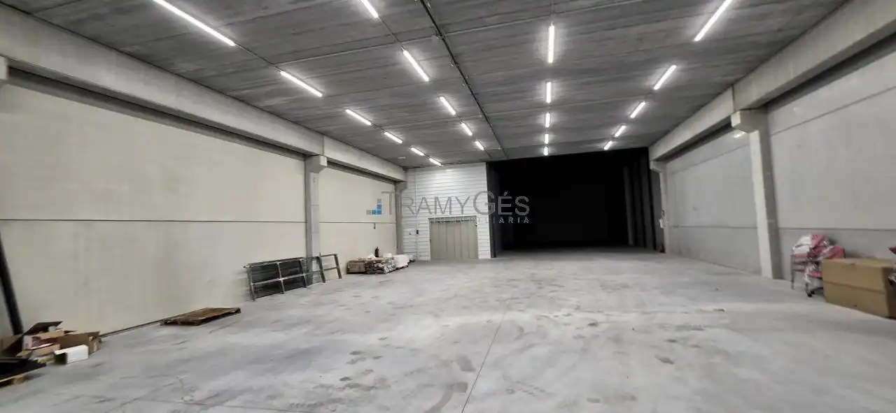 Nave industrial de alquiler en Mos