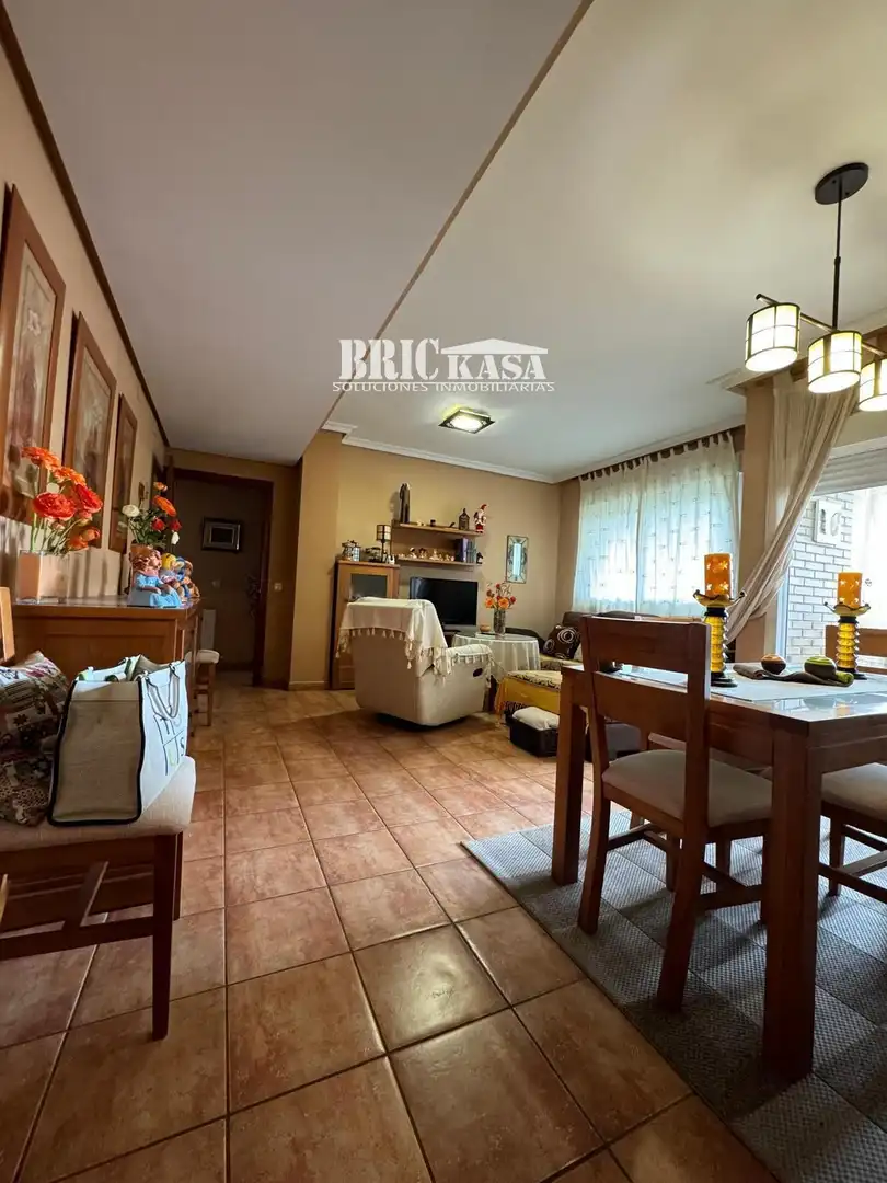 Vista exterior de Piso en venta en Cáceres con Aire acondicionado, Calefacción y Terraza