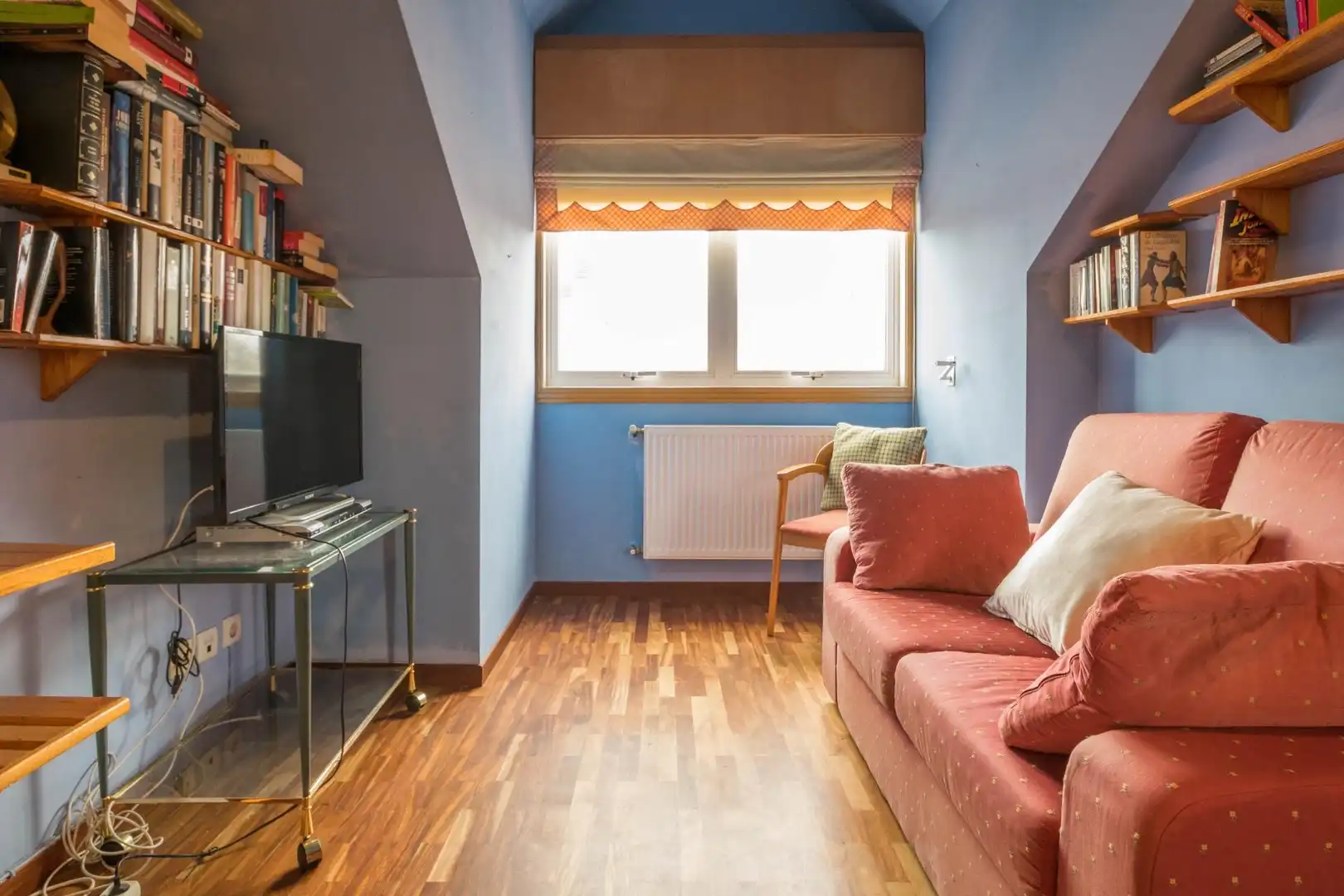 Habitación de Casa adosada en venta en Oleiros con Calefacción, Jardín privado y Parquet