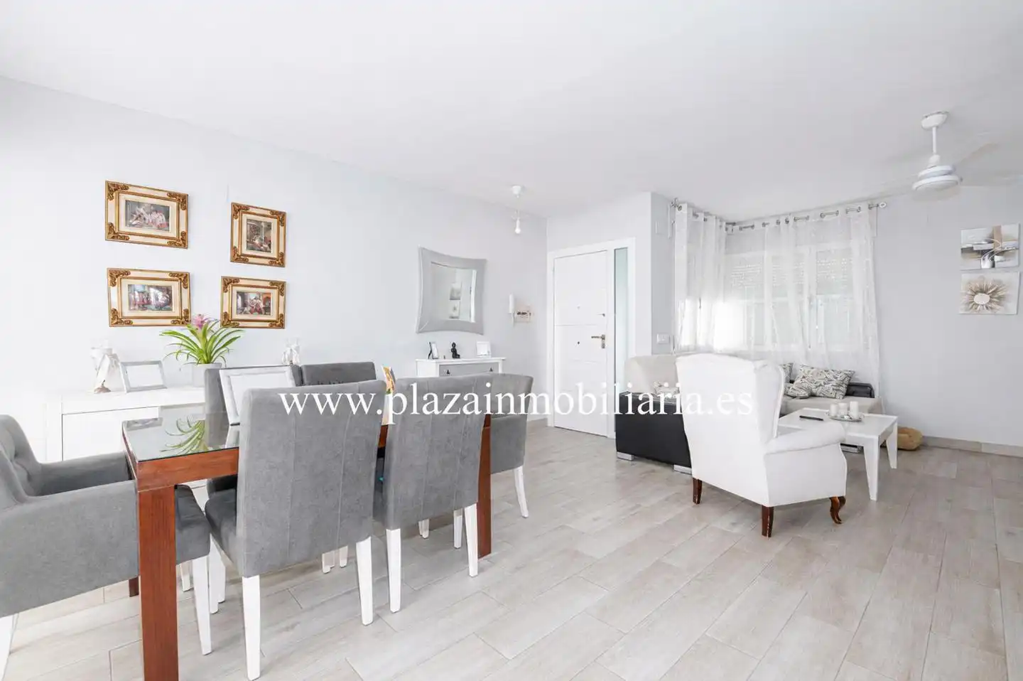 Sala d'estar de Casa o xalet en venda en Lucena amb Terrassa, Traster i Balcó