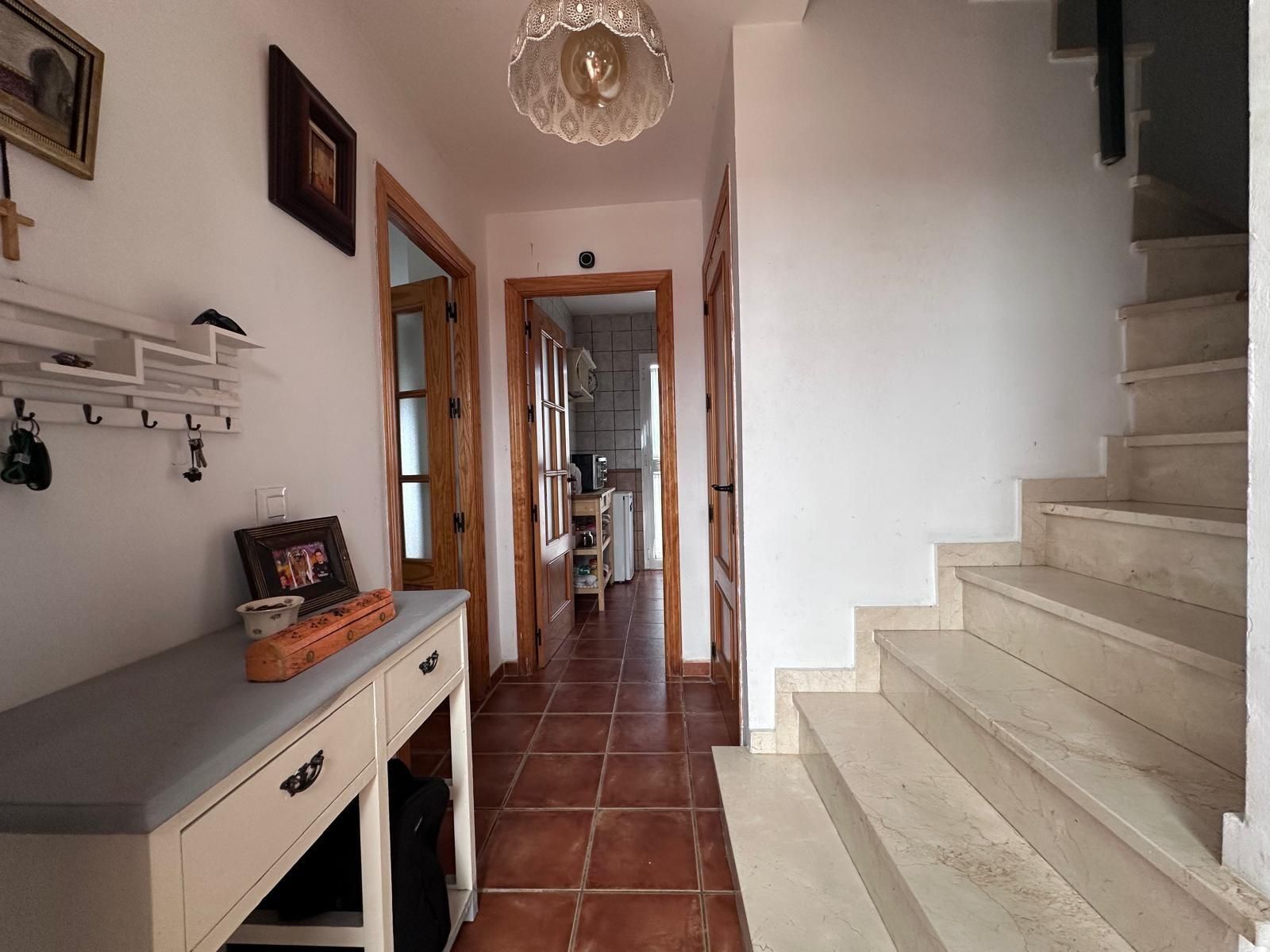 Single-family semi-detached for sale in El Garrobo  with Air Conditioner, Private garden and Terrace