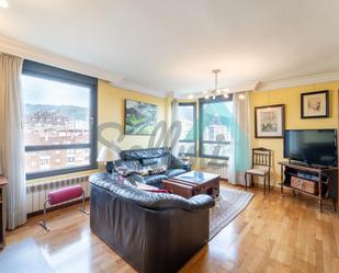 Living room of Flat for sale in Oviedo   with Heating, Parquet flooring and Storage room