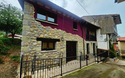 Exterior view of House or chalet for sale in Llanes