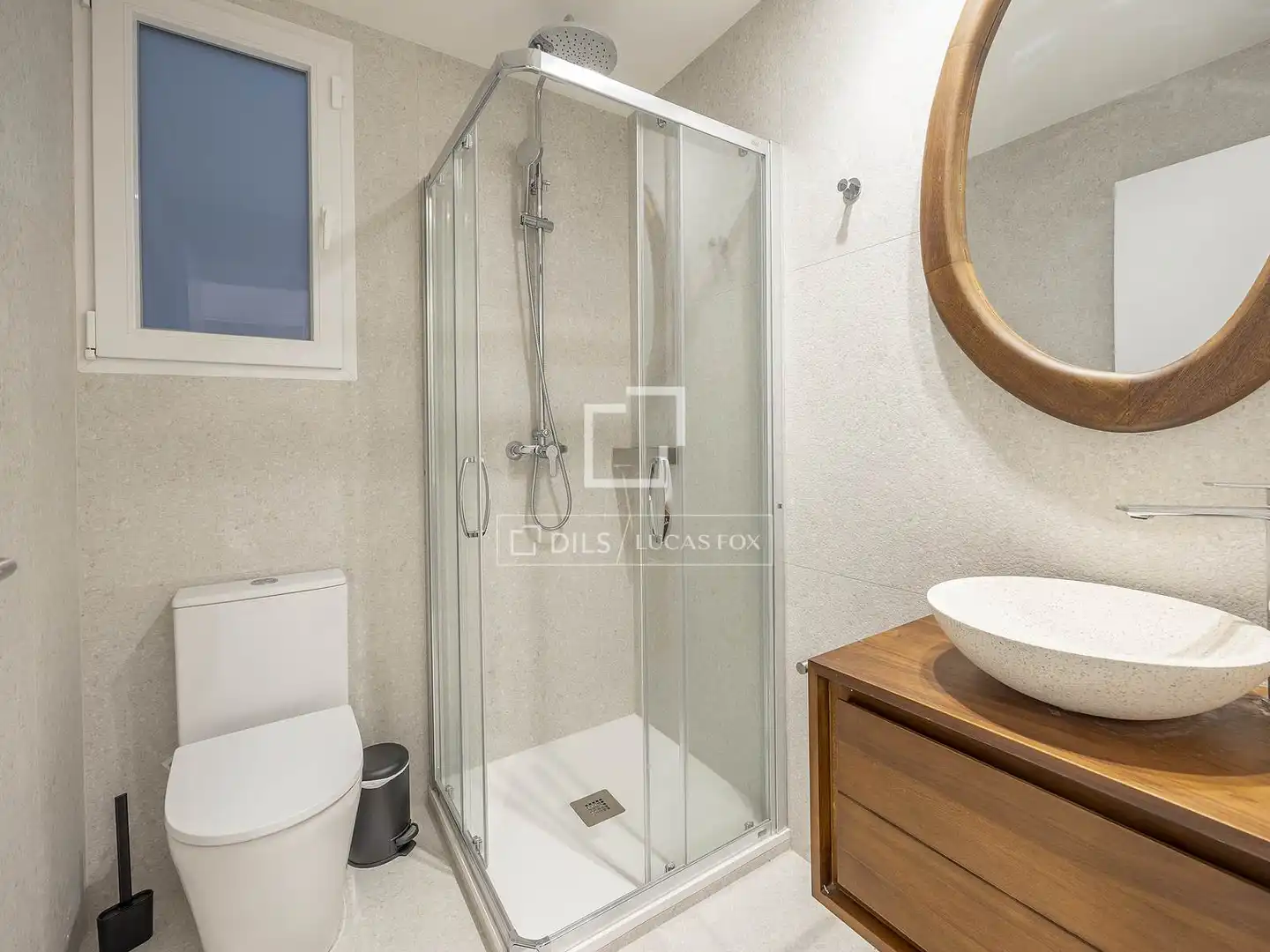 Baño de Piso en venta en Valencia con Aire acondicionado, Terraza y Amueblado
