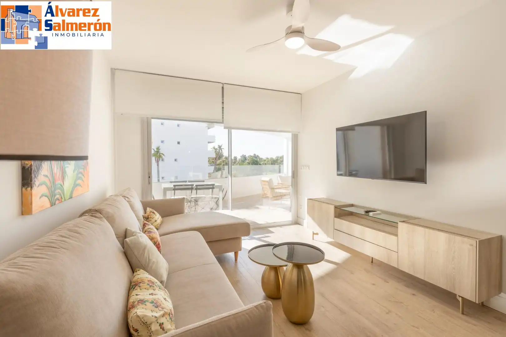 Flat with pool for sale in Playa de Granada