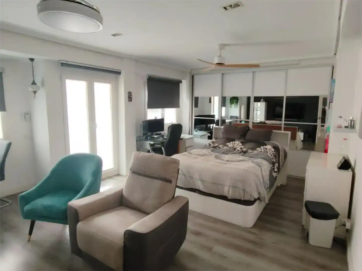 Living room of Flat for sale in  Valencia Capital  with Air Conditioner and Balcony