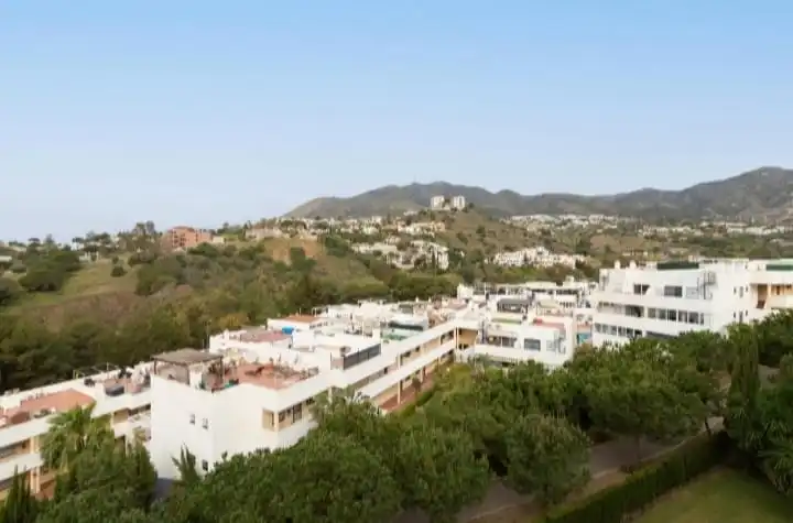 Außenansicht von Wohnung zur Miete in Torrequebrada