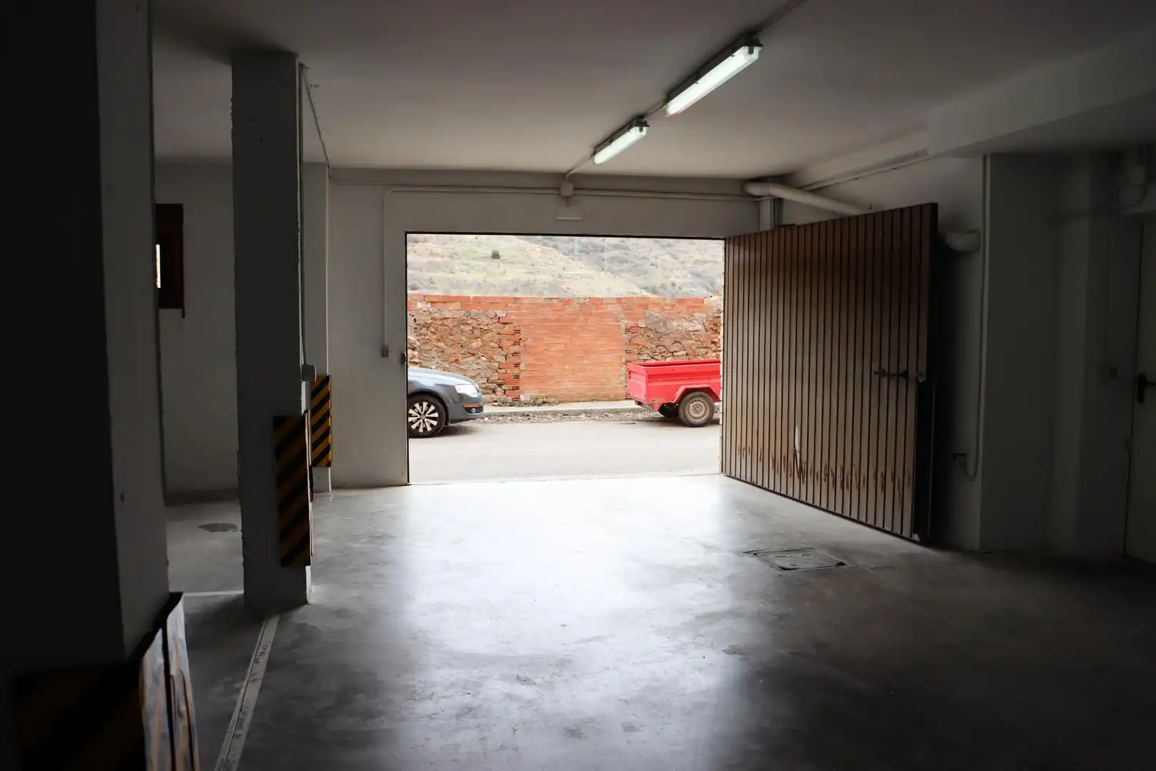Parking de Piso en venta en Camarena de la Sierra con Calefacción, Trastero y Amueblado