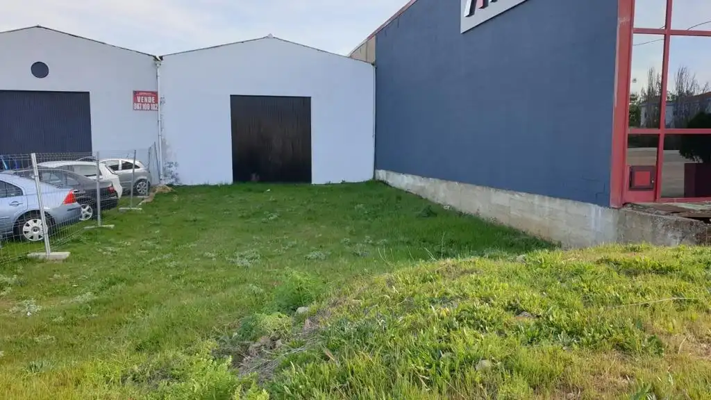 Nave industrial en venta en Valdefresno