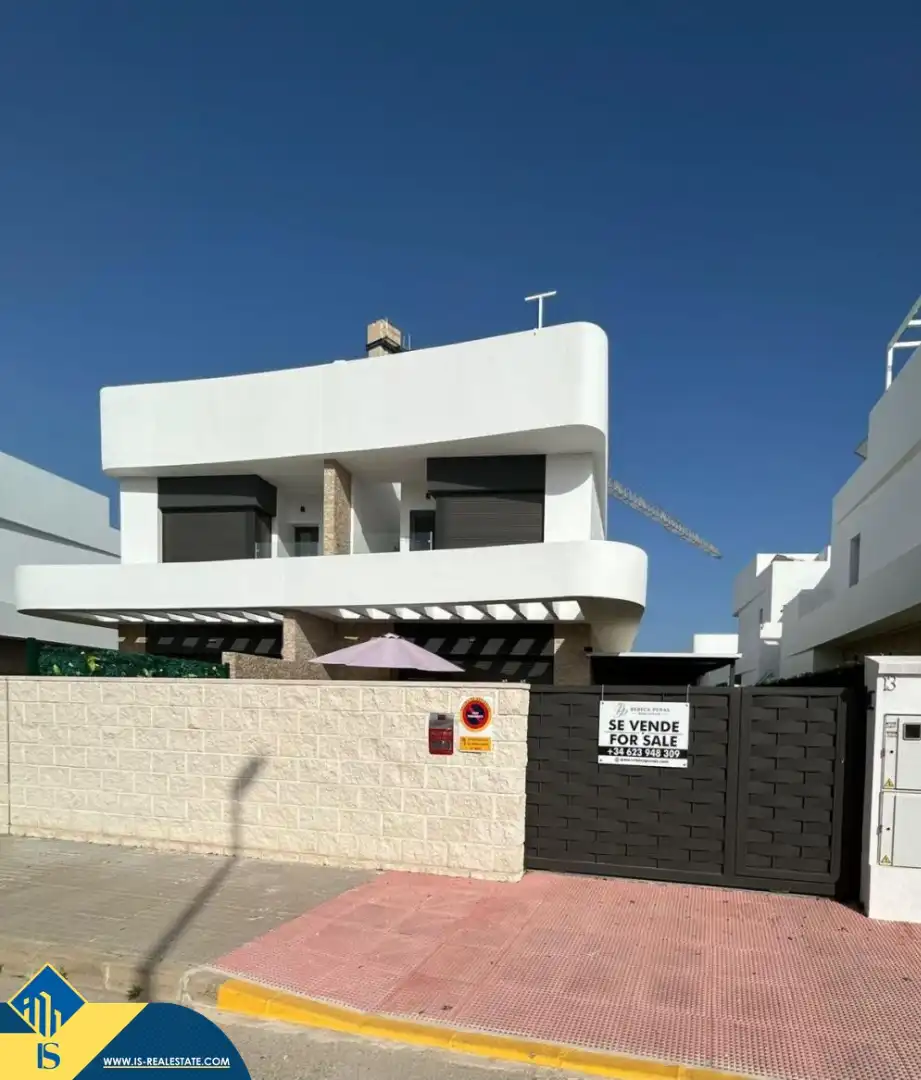 Casa en venda a Los Montesinos