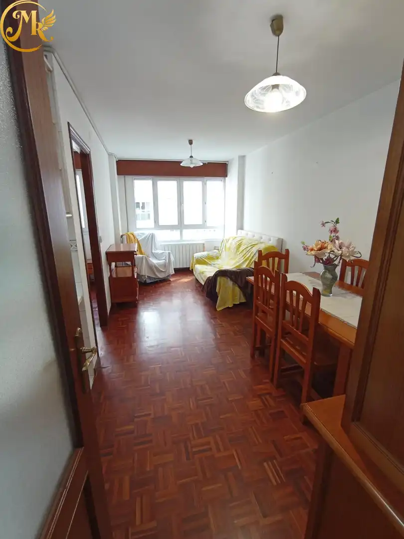 Sala d'estar de Pis en venda en Santander amb Calefacció, Parquet i Traster