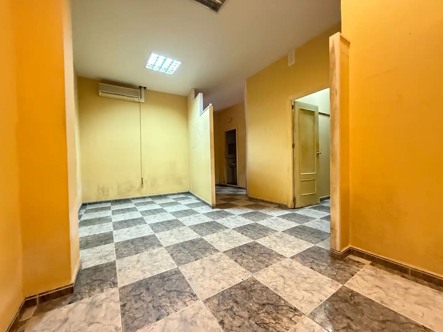 Business premises for sale in Macias Belmonte, imagen 6