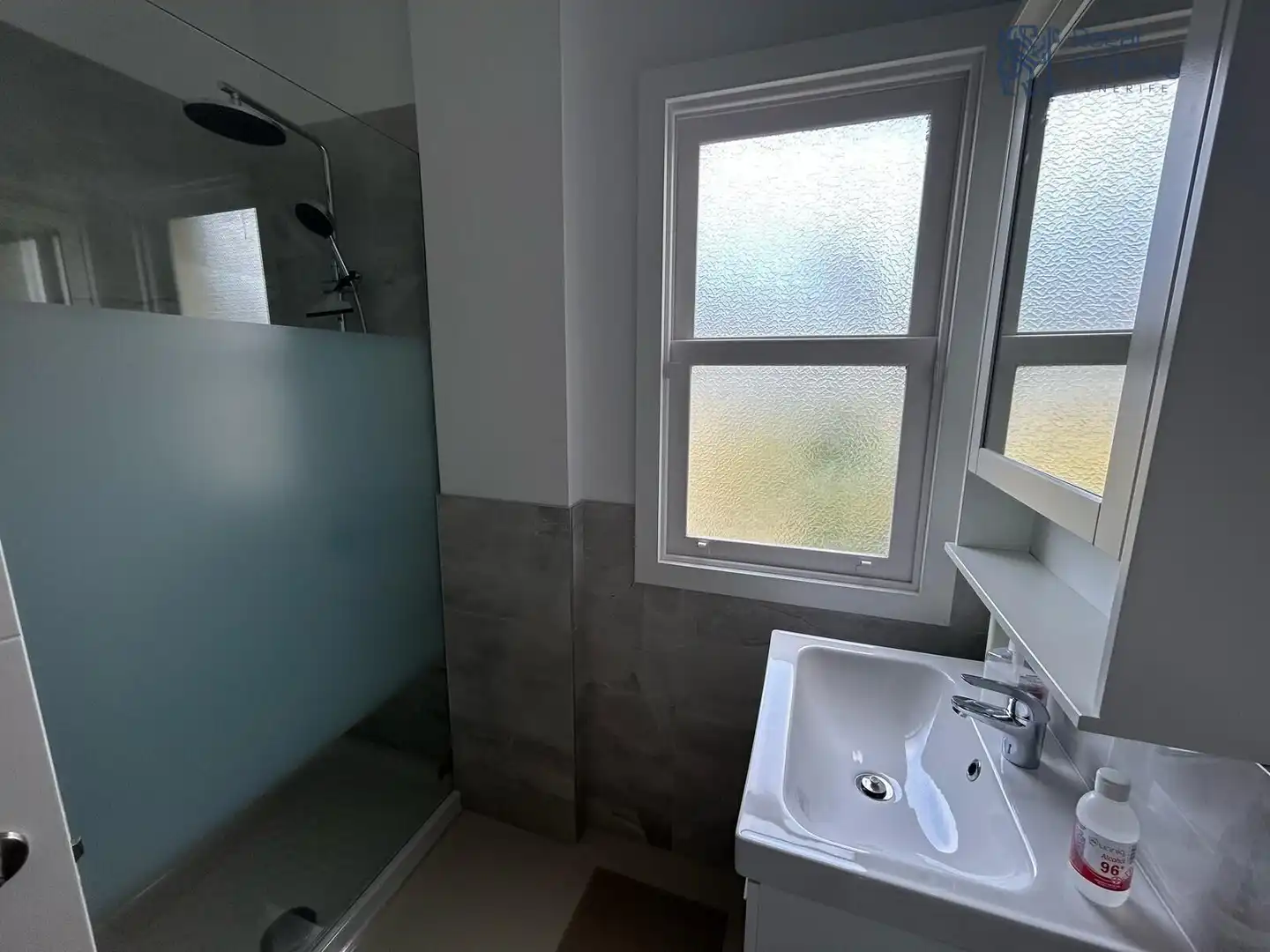 Bany de Apartament de lloguer en Puerto de la Cruz amb Moblat