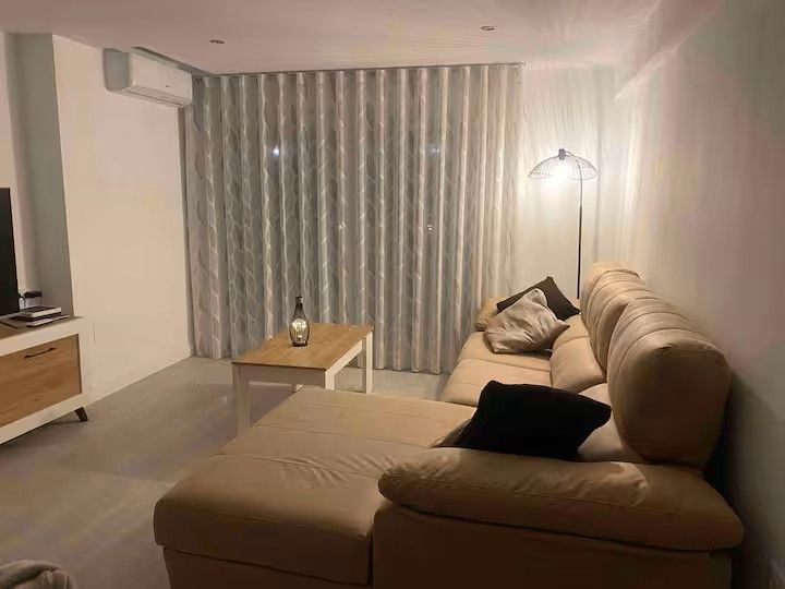 Sala de estar de Piso de alquiler en Benidorm con Aire acondicionado, Amueblado y TV