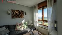 Sala d'estar de Dúplex en venda en Suances amb Calefacció i Balcó