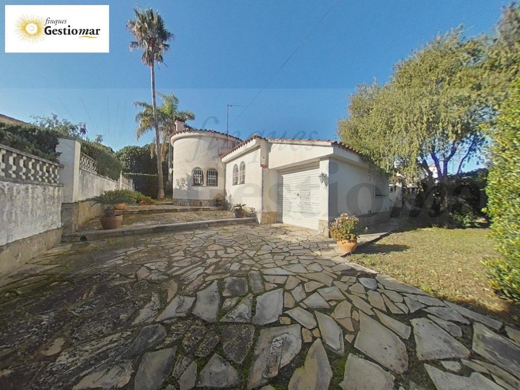 Exterior view of House or chalet for sale in Cambrils