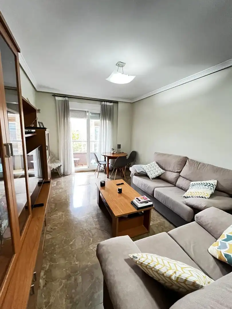 Sala de estar de Apartamento en venta en Albacete con Calefacción, Trastero y Balcón