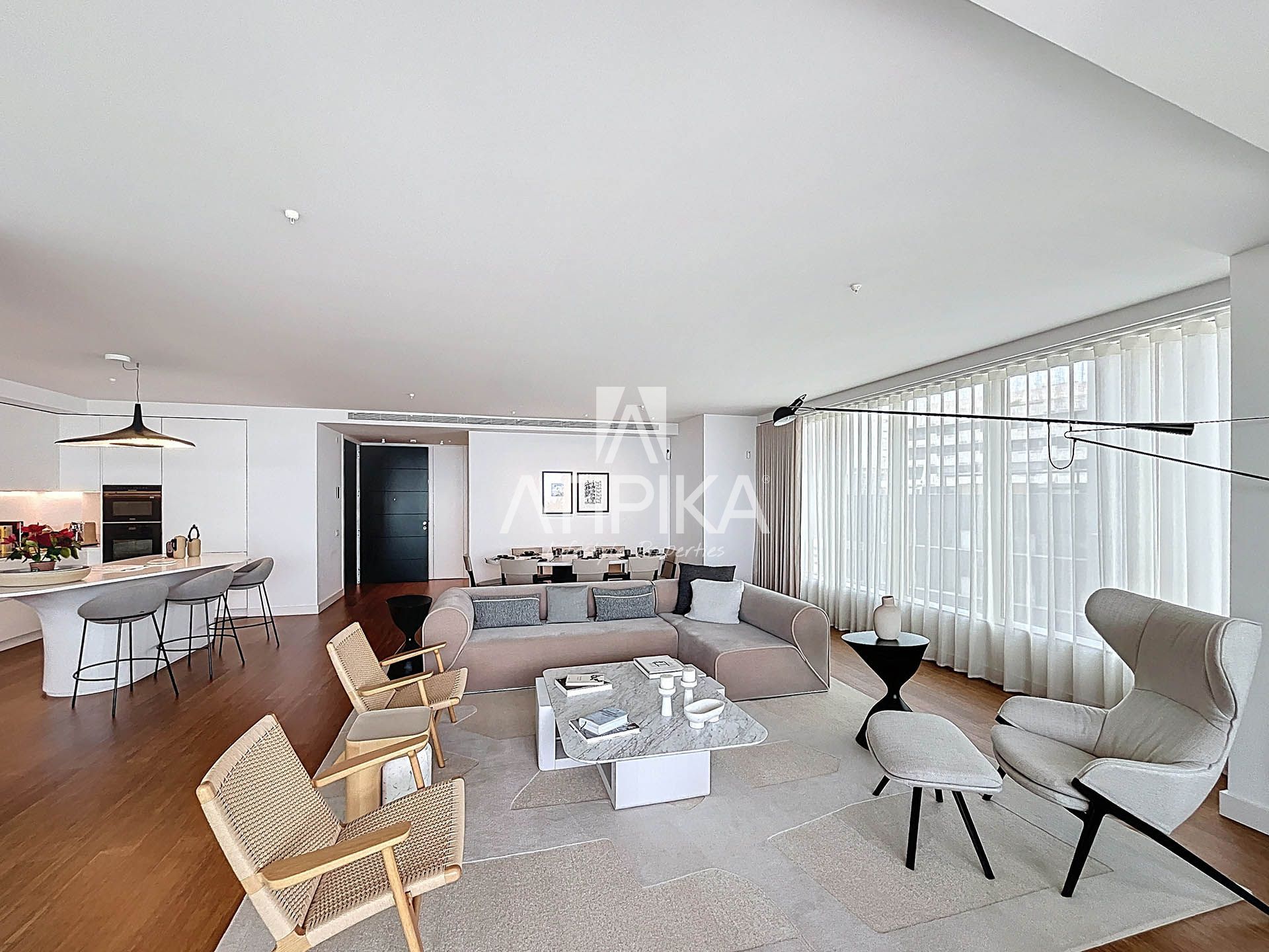 Living room of Flat for sale in  Barcelona Capital  with Terrace, Home automation and Community pool