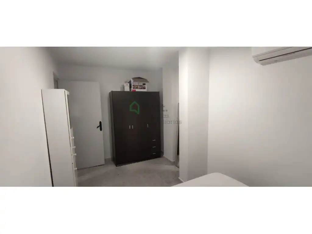 Dormitori de Apartament de lloguer en Badajoz amb Aire condicionat, Moblat i Rentadora