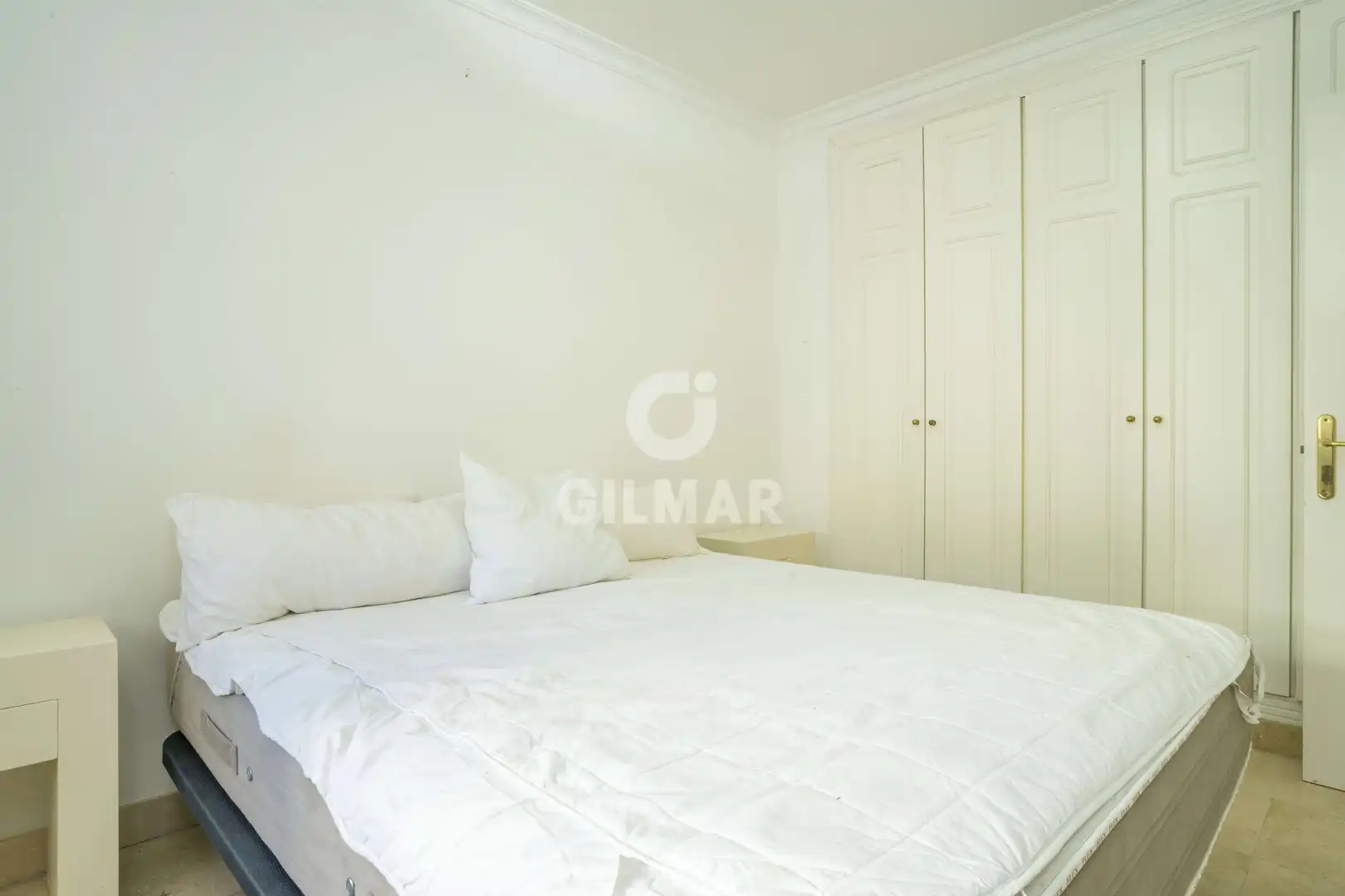 Habitación de Apartamento en venta en Marbella con Calefacción, Jardín privado y Trastero