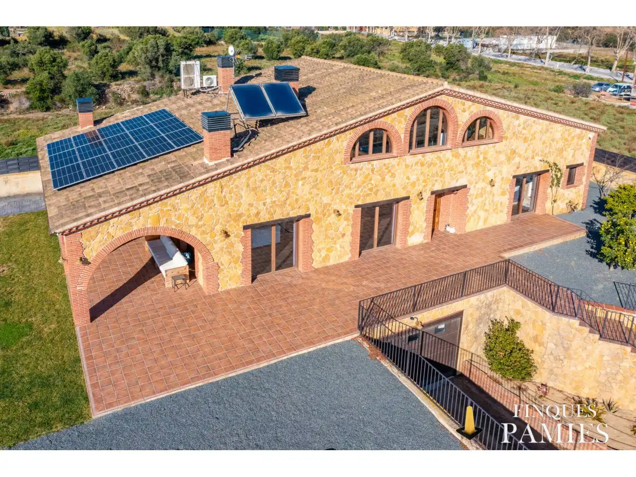 Vista exterior de Casa o xalet en venda en Vilanova d'Escornalbou amb Aire condicionat, Calefacció i Jardí privat