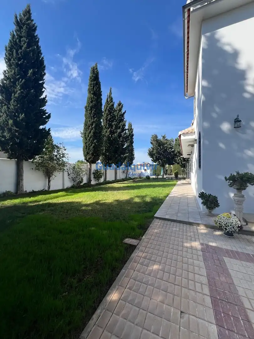 Jardín de Casa o chalet en venta en Montequinto con Aire acondicionado, Jardín privado y Terraza