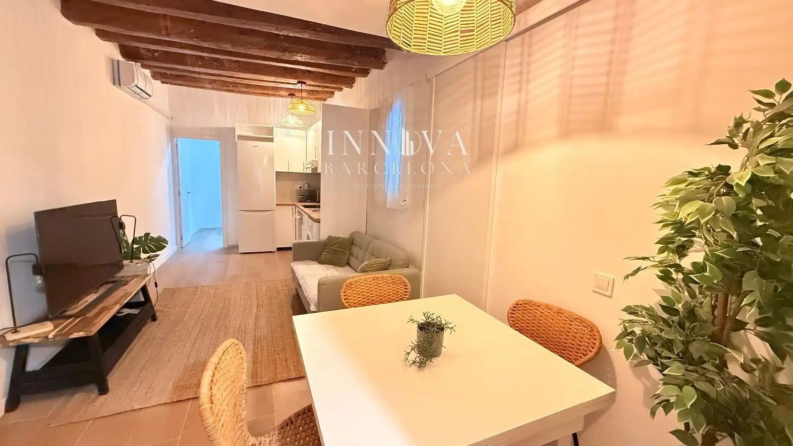 Vista exterior de Piso en venta en Barcelona con Aire acondicionado, Calefacción y Amueblado