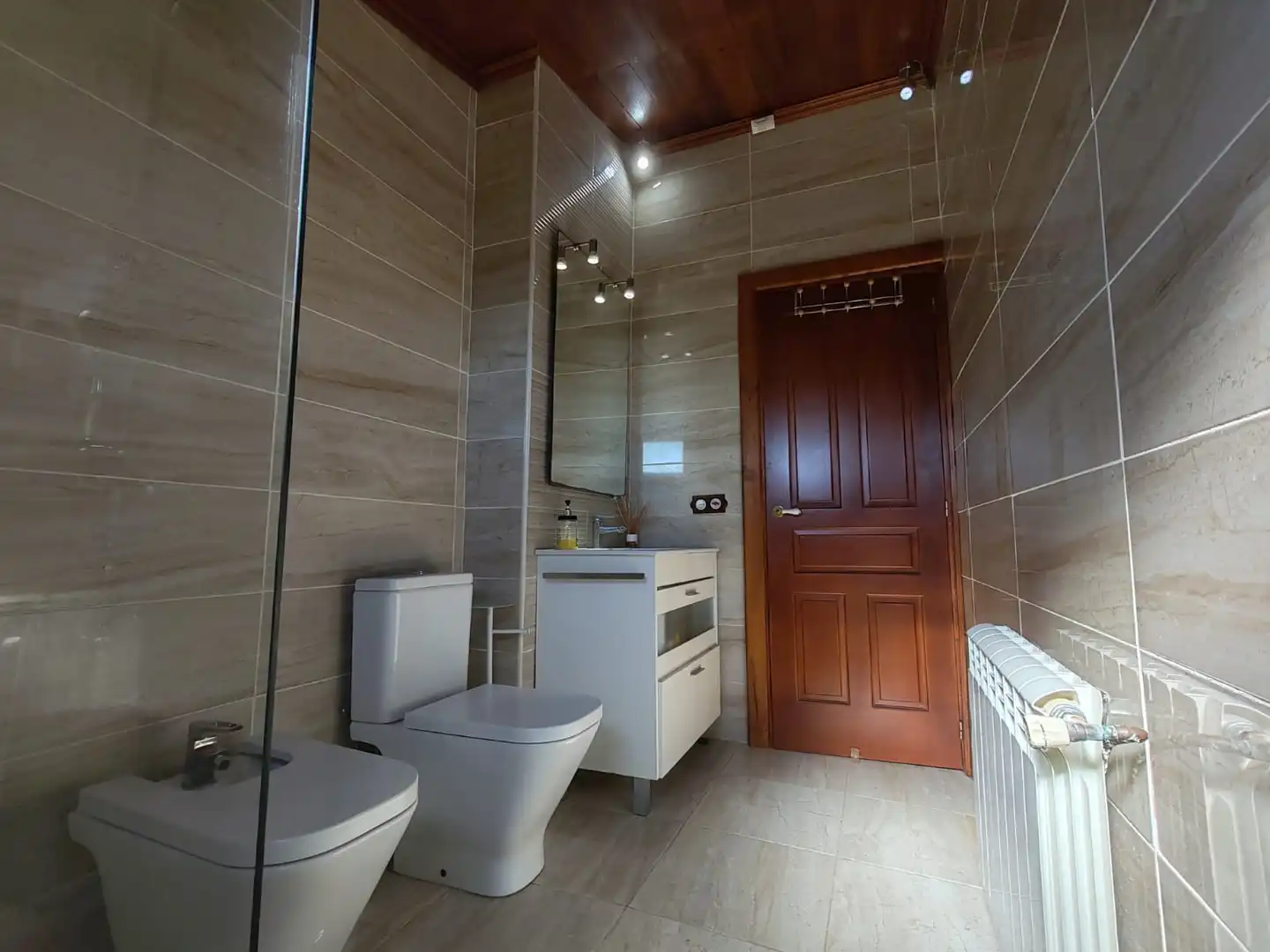 Baño de Casa adosada en venta en Castellón de la Plana / Castelló de la Plana con Calefacción, Jardín privado y Terraza