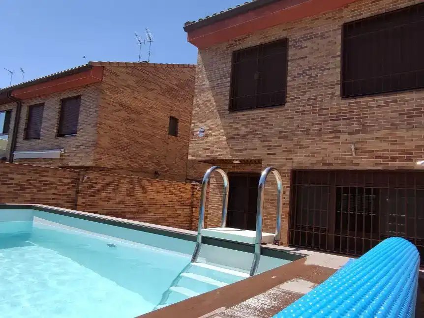 Piscina de Casa o chalet en venta en Parla con Aire acondicionado, Parquet y Trastero
