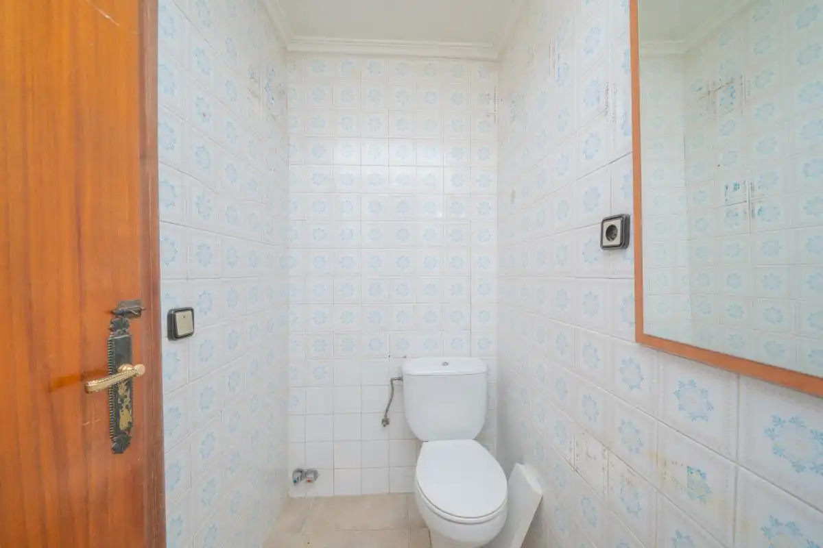 Baño de Piso en venta en Elda con Calefacción, Terraza y Trastero