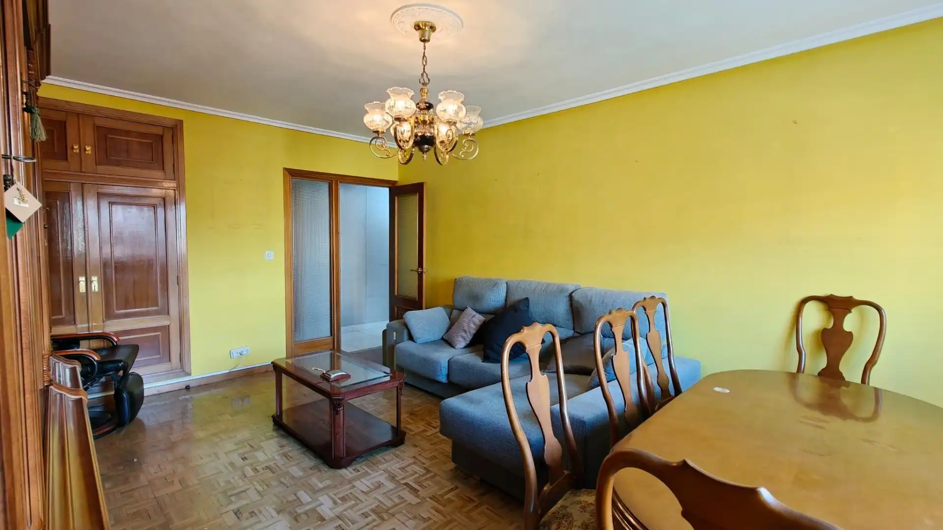 Sala de estar de Piso en venta en Oviedo  con Calefacción y Amueblado