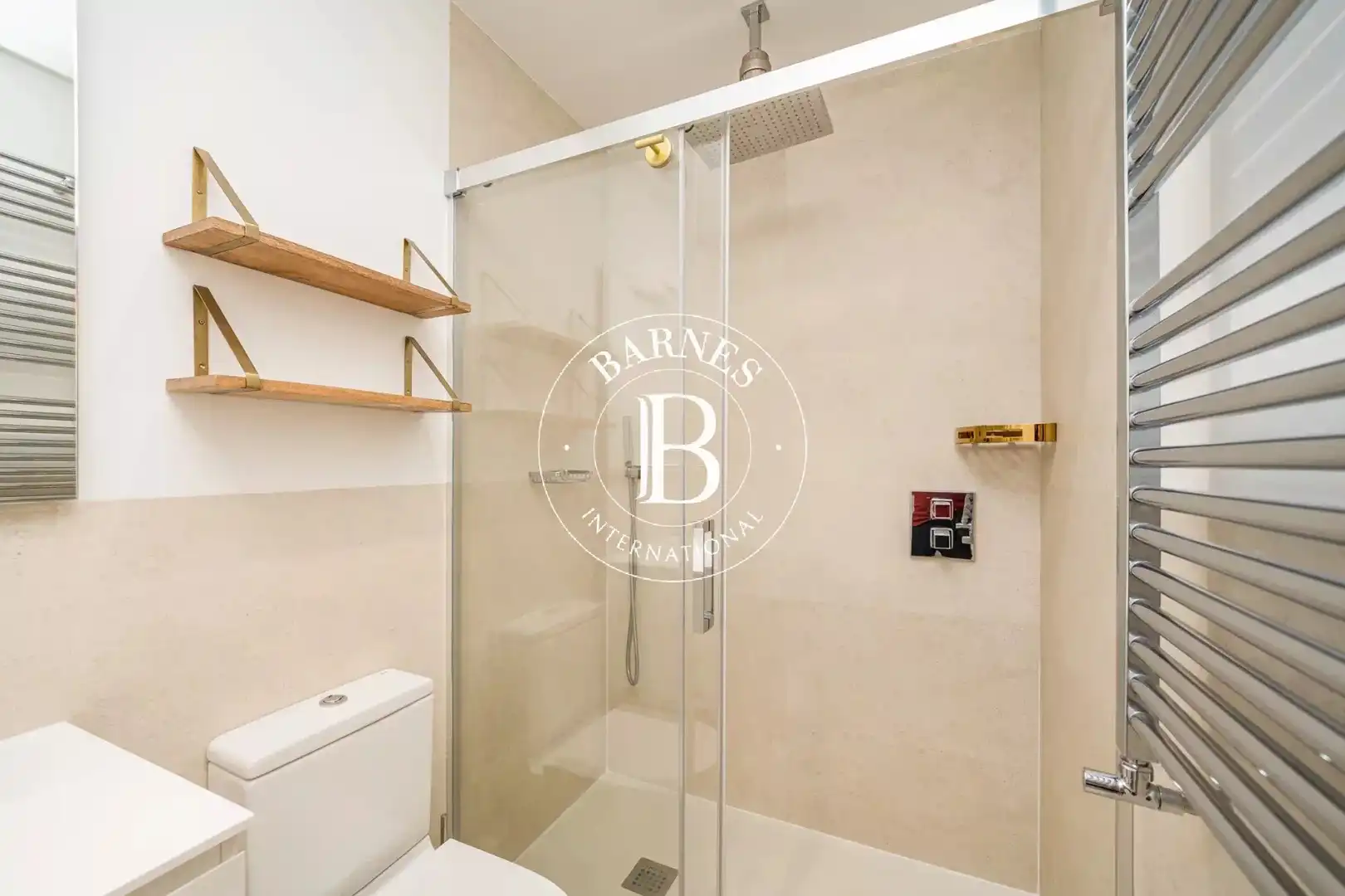 Badezimmer von Wohnung zum Verkauf in Madrid mit Klimaanlage, Heizung und Abstellraum