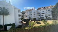 Exterior view of Flat for sale in Marbella  with Terrace and Swimming Pool