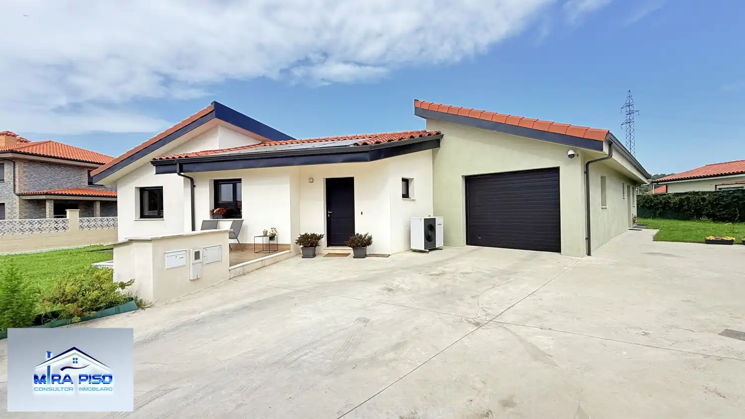 Vista exterior de Casa o chalet en venta en Las Rozas de Valdearroyo  con Calefacción, Terraza y Trastero