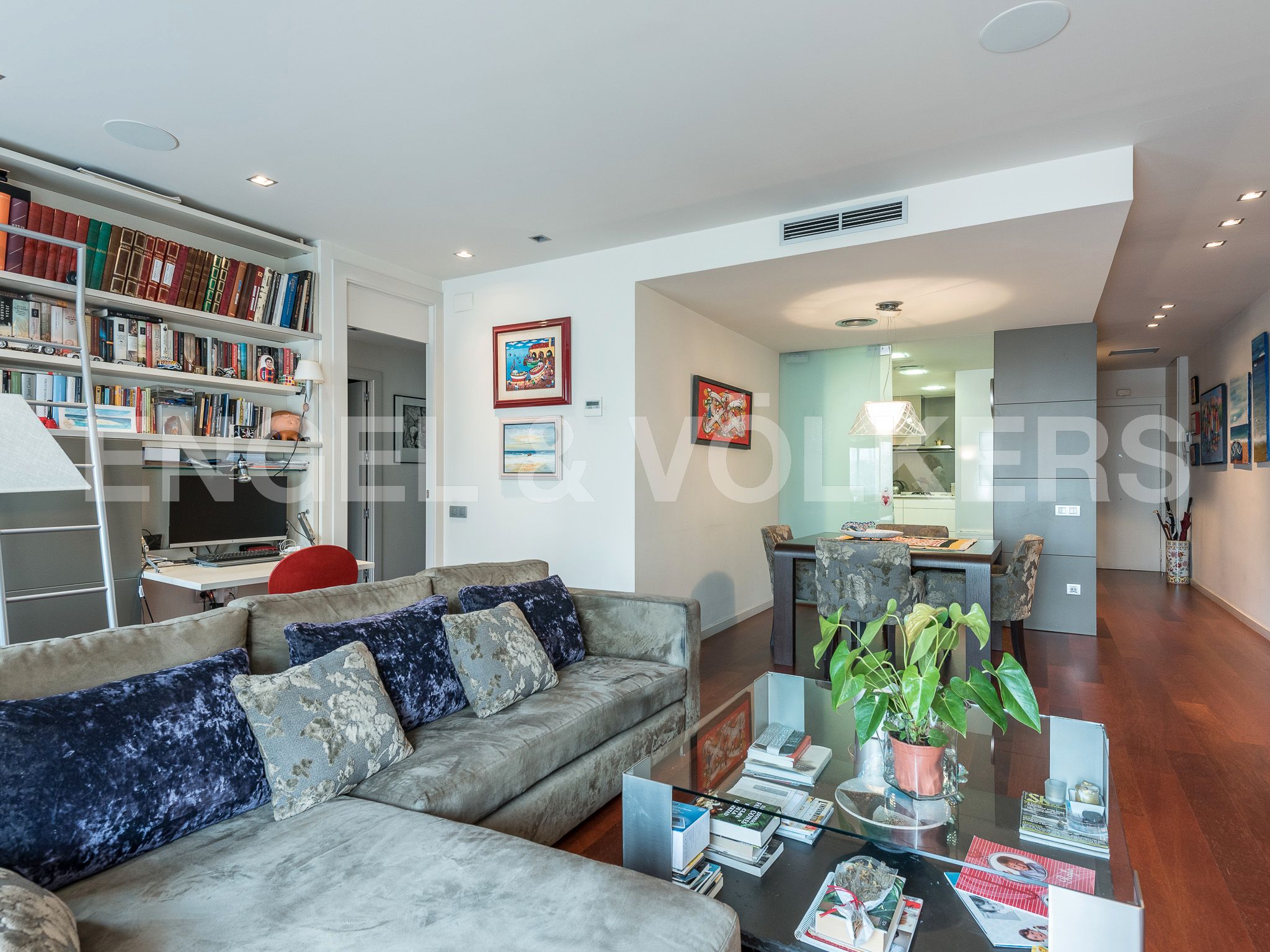 Living room of Flat for sale in  Barcelona Capital  with Air Conditioner, Heating and Terrace