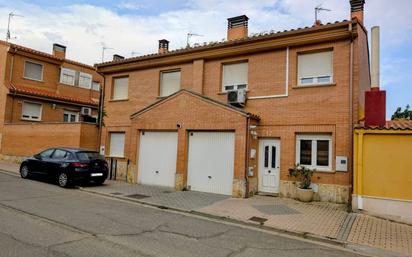 Exterior view of House or chalet for sale in Mucientes  with Air Conditioner, Heating and Private garden
