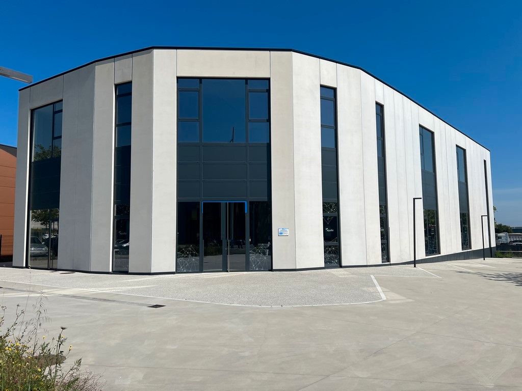 Vista exterior de Nau industrial de lloguer en Santiago de Compostela  amb Calefacció