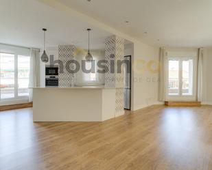 Living room of Attic to rent in  Madrid Capital  with Air Conditioner, Heating and Parquet flooring