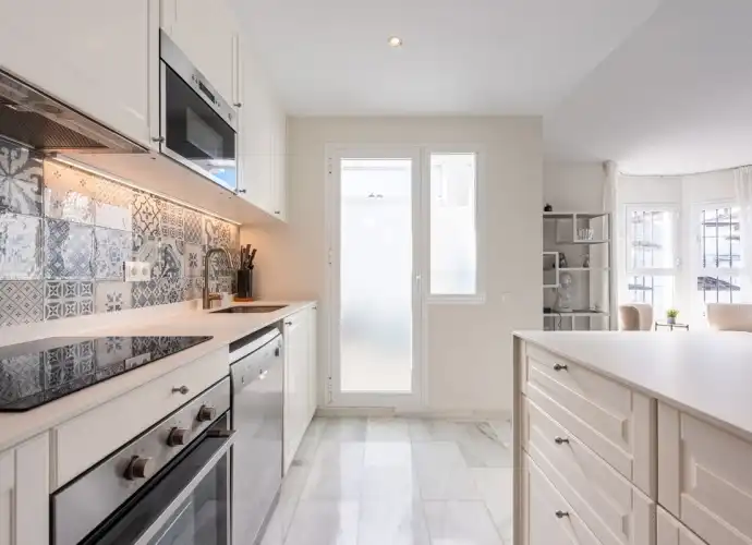 Cocina de Apartamento en venta en Marbella con Terraza, Amueblado y Piscina comunitaria