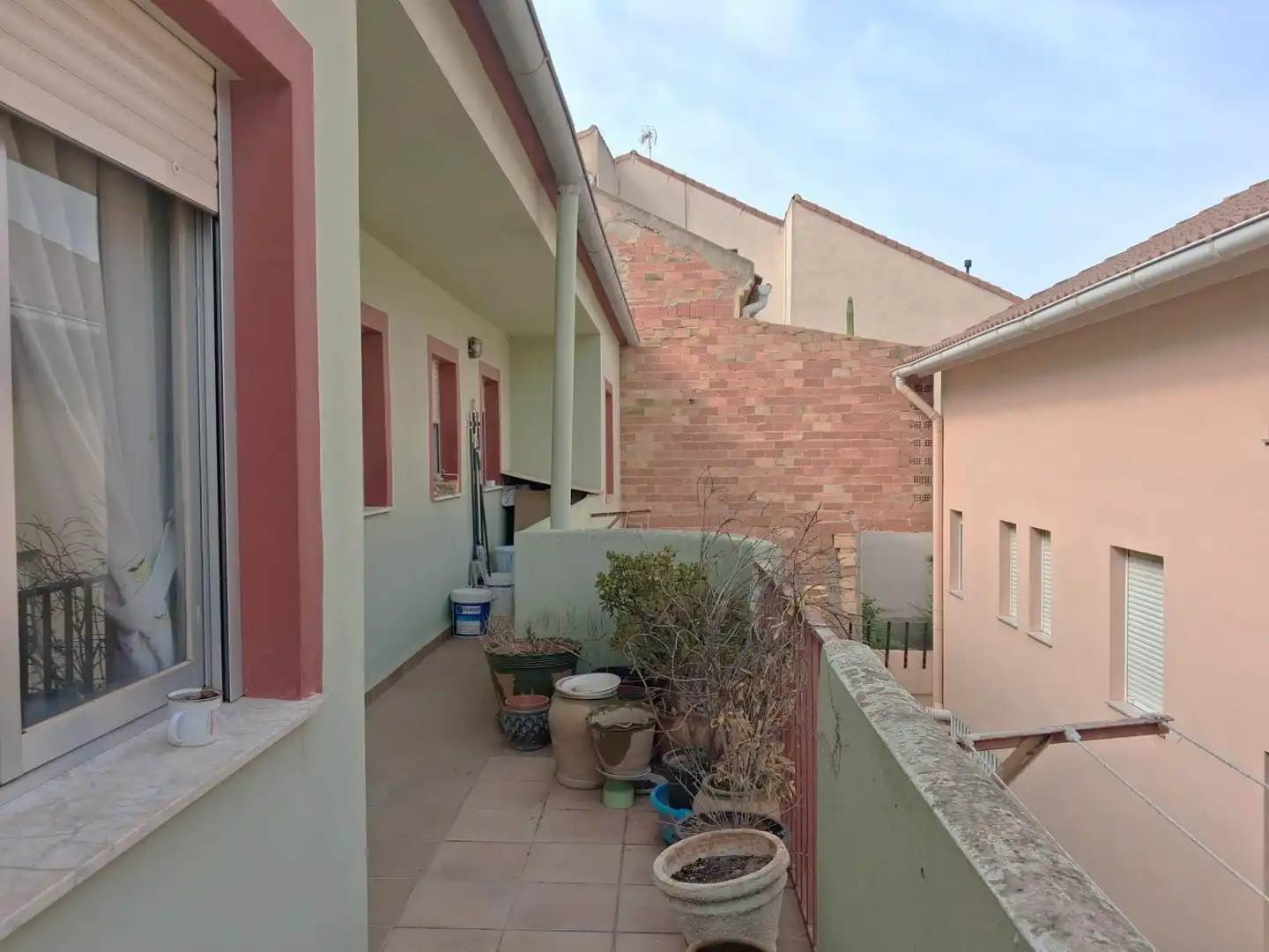 Vista exterior de Casa adosada en venta en Requena, Valencia