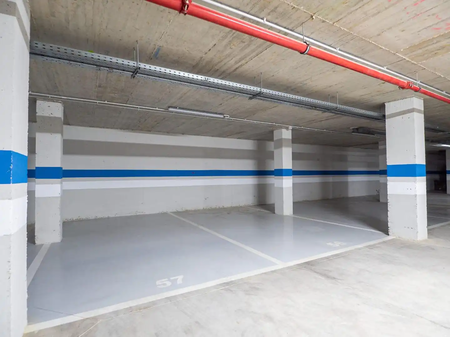 Aparcament de Apartament en venda en Estepona amb Aire condicionat, Calefacció i Terrassa