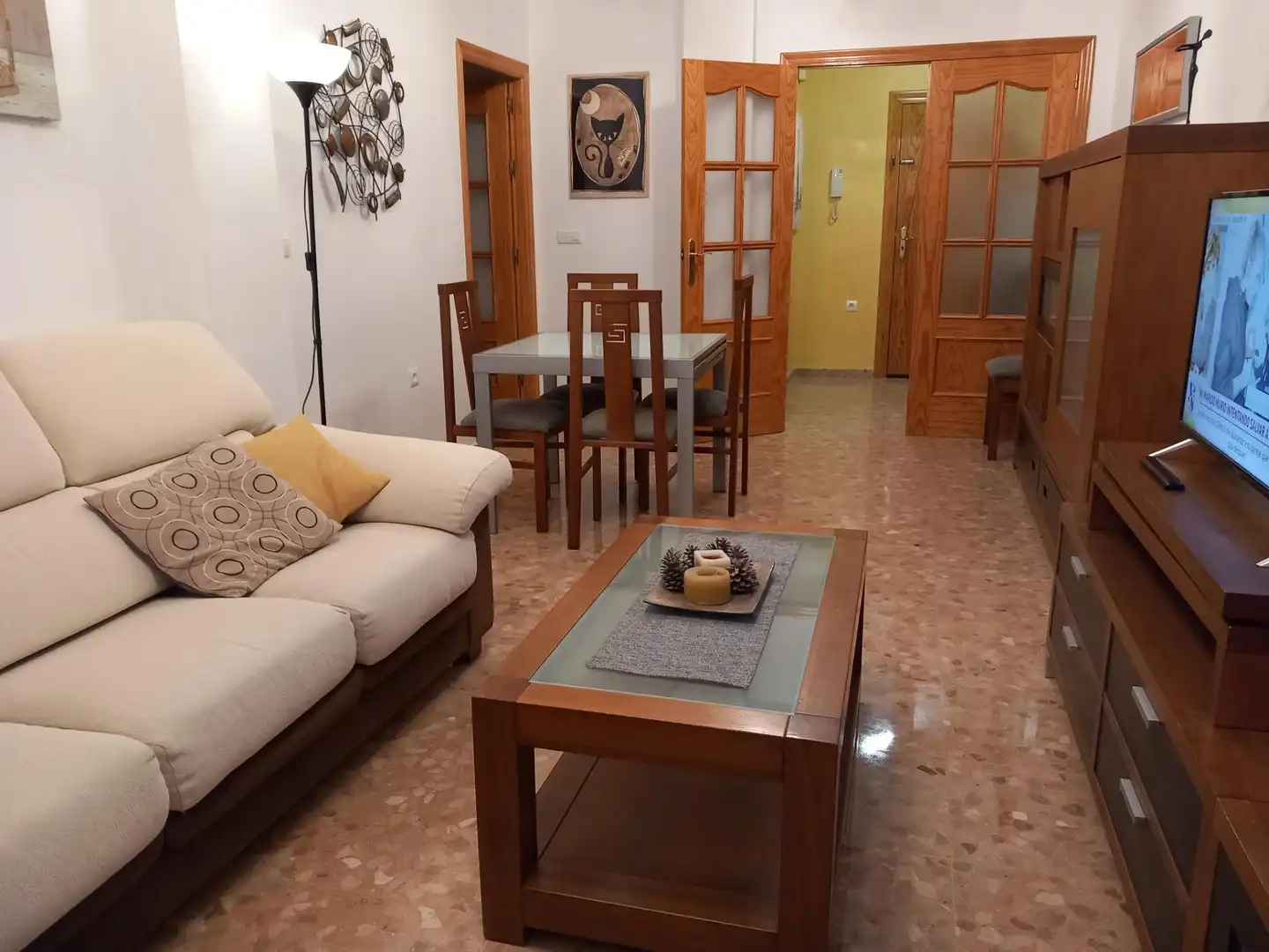 Sala d'estar de Pis de lloguer en Motril amb Aire condicionat, Moblat i Balcó