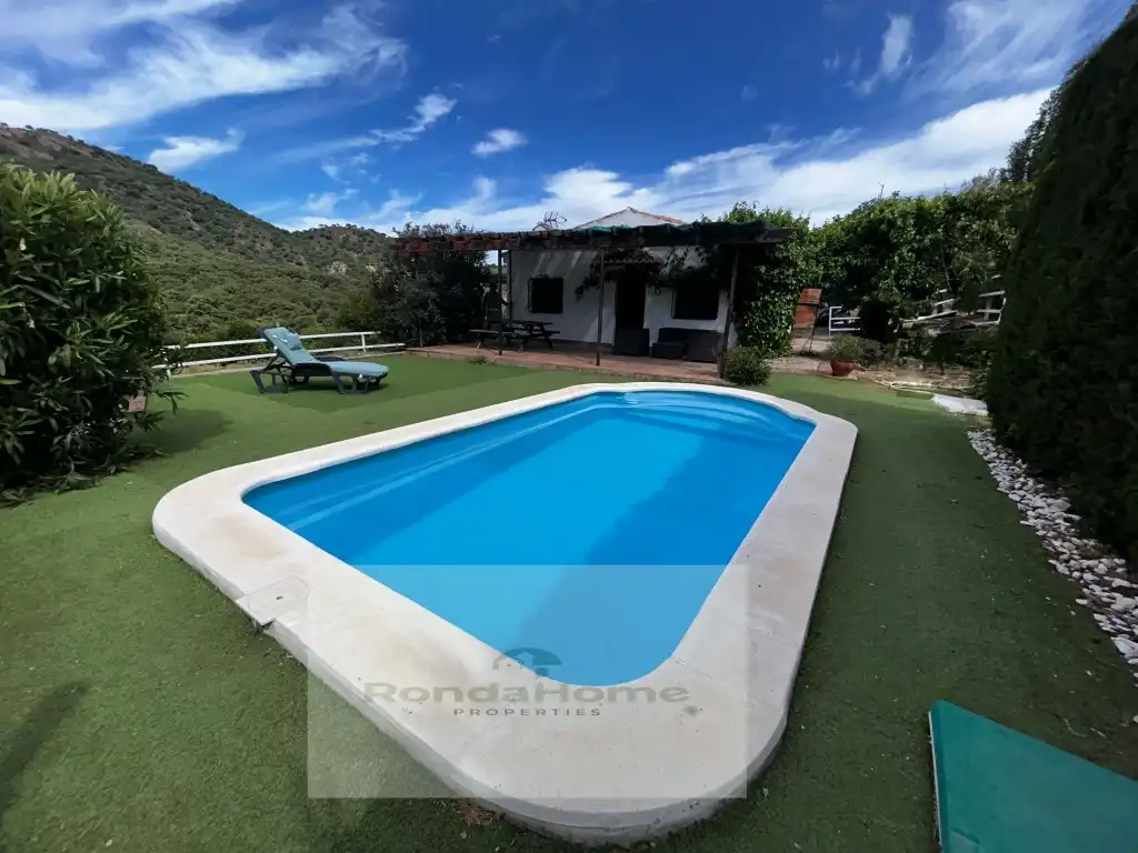 Piscina de Finca rústica en venda en Ronda amb Piscina
