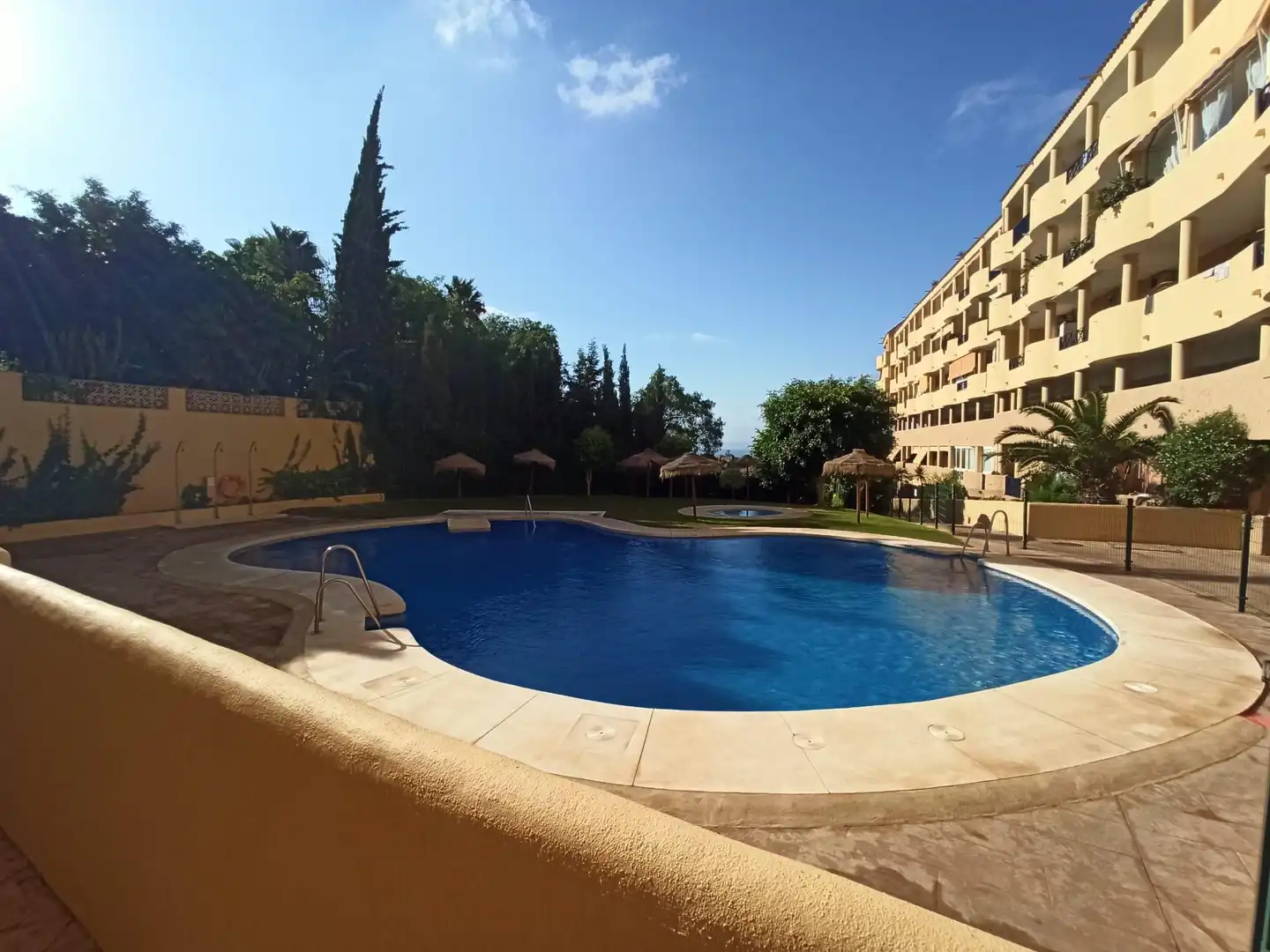 Piscina de Estudi en venda en Fuengirola amb Aire condicionat, Jardí privat i Terrassa