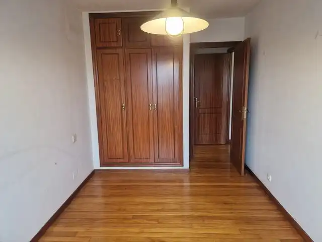 Habitación de Piso en venta en Teo con Calefacción, Parquet y Trastero