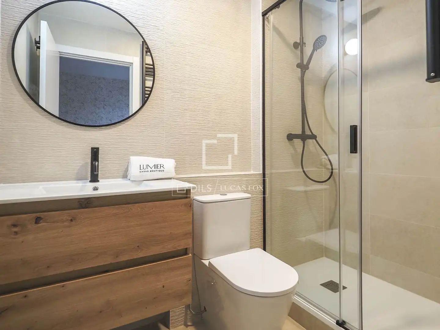 Badezimmer von Wohnung zum Verkauf in Madrid mit Klimaanlage, Möbliert und Balkon
