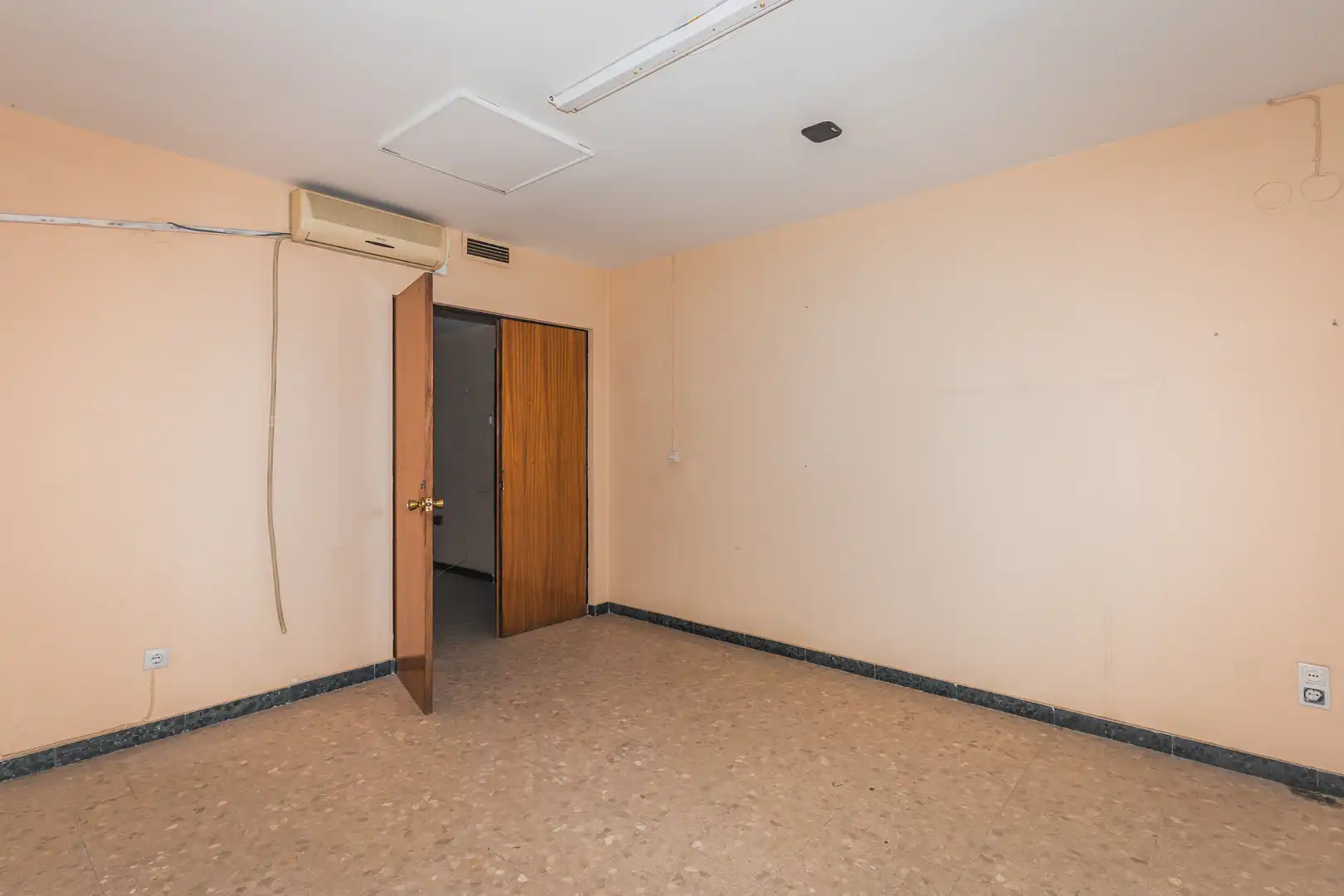 Oficina en venta en C/ Donoso Cortéss, Casco Antiguo