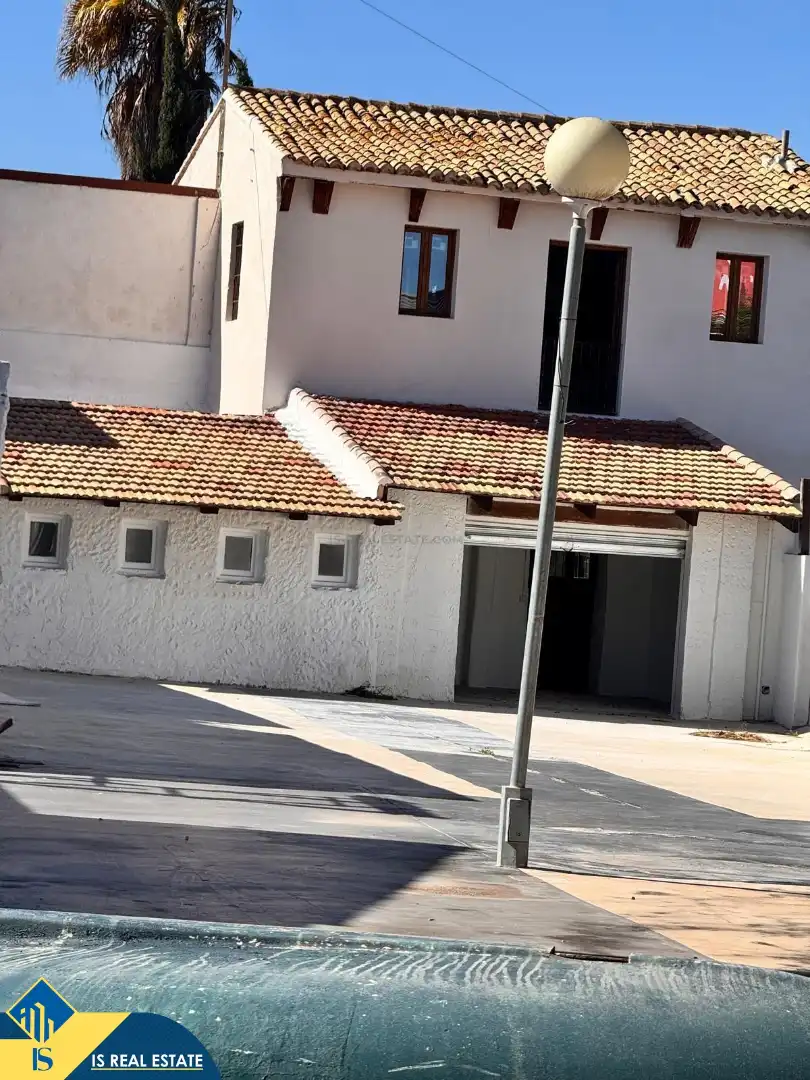 Vista exterior de Casa o xalet en venda en Alicante / Alacant amb Terrassa i Moblat