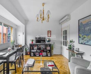 Sala d'estar de Pis en venda en  Madrid Capital amb Aire condicionat